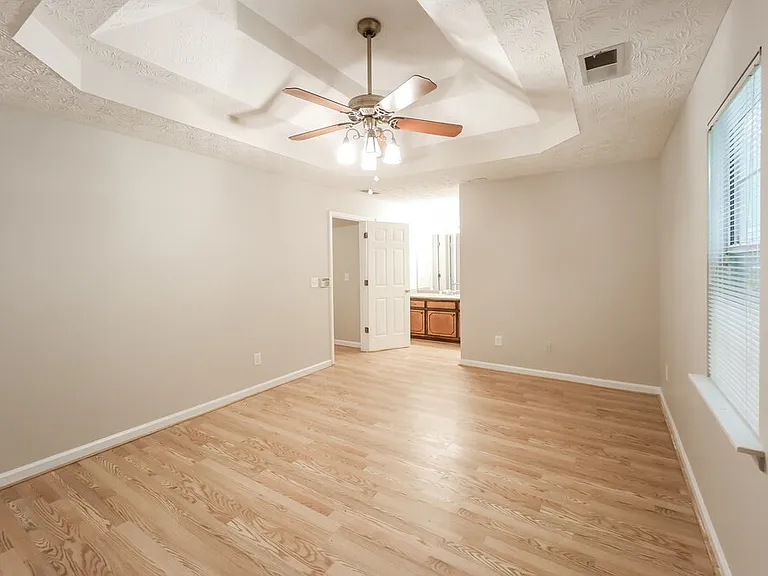 85 Lakeside Dr — Photo 12