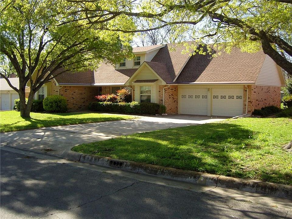 1st image of 3829 Wayland Dr