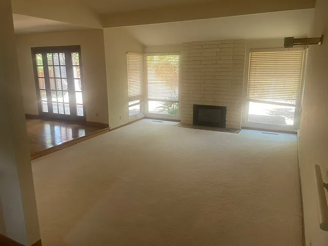 125 Lansberry Ct — Photo 4