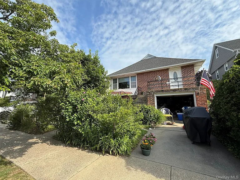 731 E Walnut St #2 — Photo 1