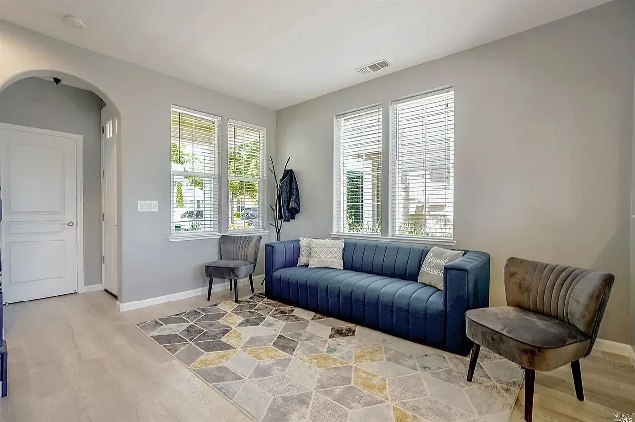Aston Cir, Santa Rosa — Photo 3