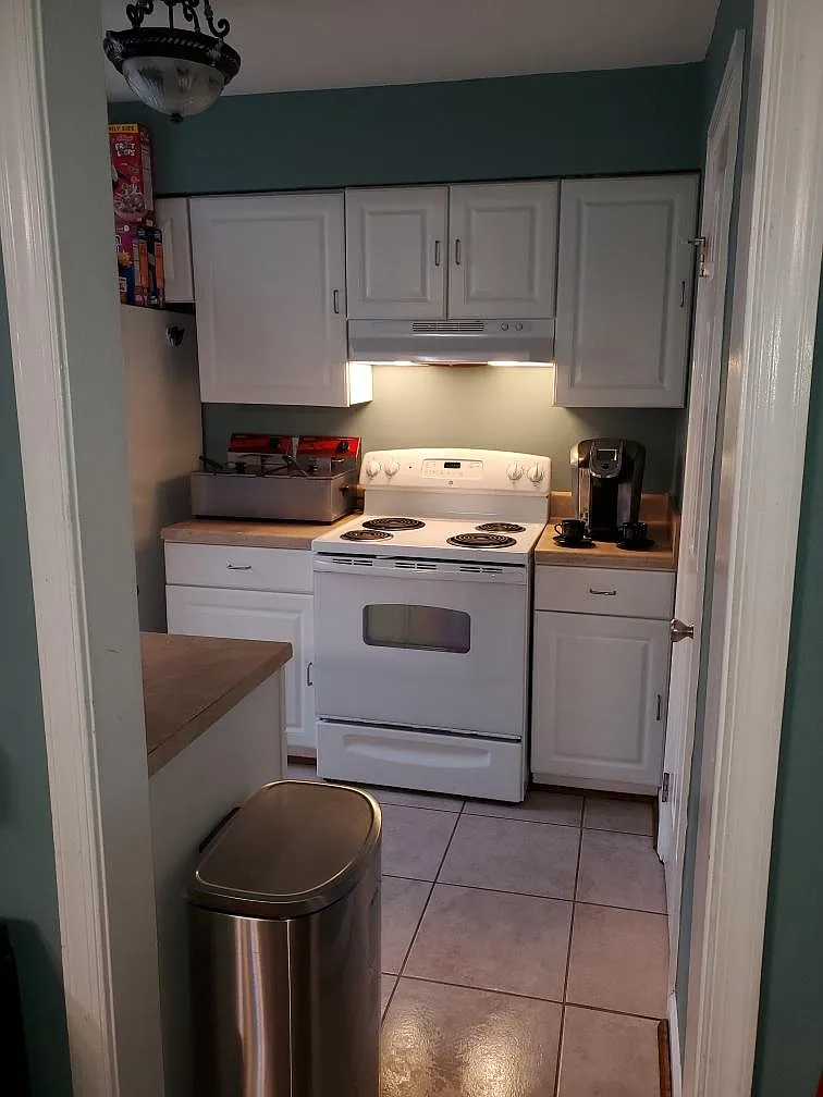 2 bed, 1.5 bath, 1050 sqft, $1,600 — Photo 2