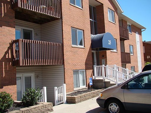 2nd image of 25 Heffron Dr APT 8