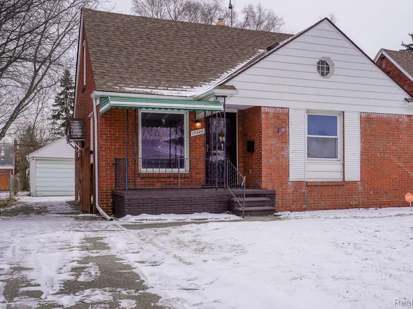 19280 Berden St, Harper Woods, MI 48225