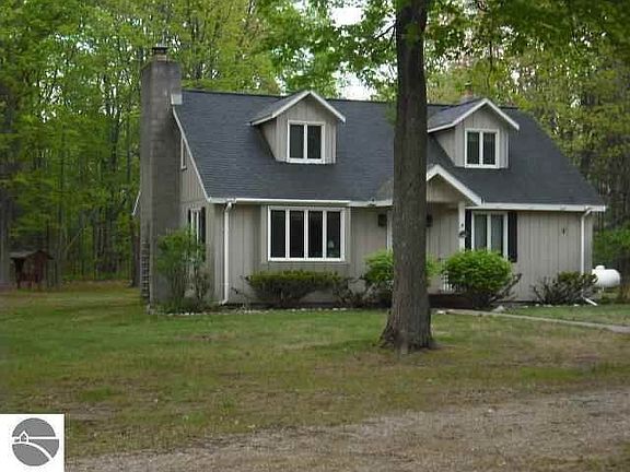 2nd image of 11301 Sandwood Dr NE