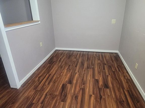 5th image of 633 W 44th Pl