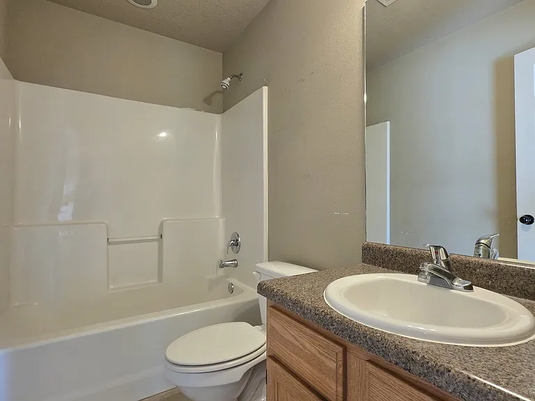 1260 Cordova St — Photo 8