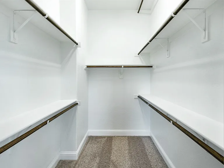 6026 Priory Dr — Photo 14