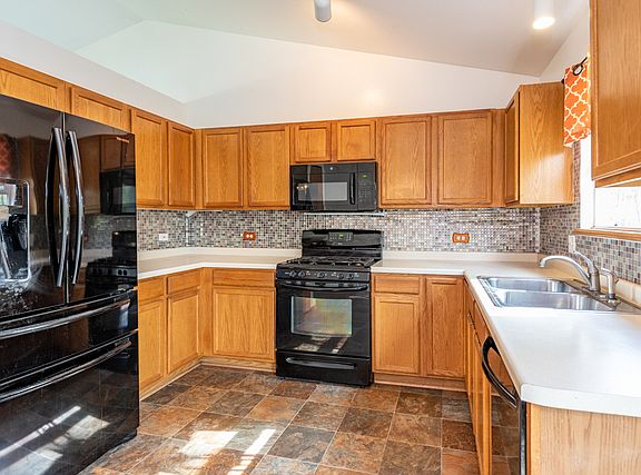 3rd image of 39340 N Noble Ave