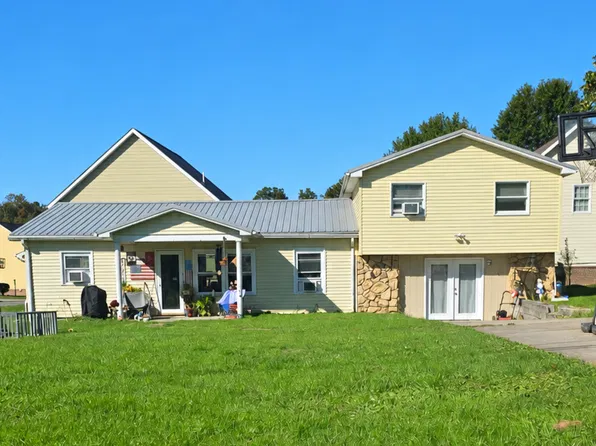 25 Goose Hollow Rd, Morgantown, WV 26508