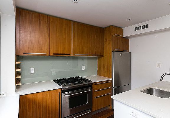 3rd image of 240 Richardson St #1L