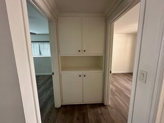 3rd image of 855 W 14th St