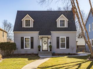 676 Montana Ave E, Saint Paul, MN 55106
