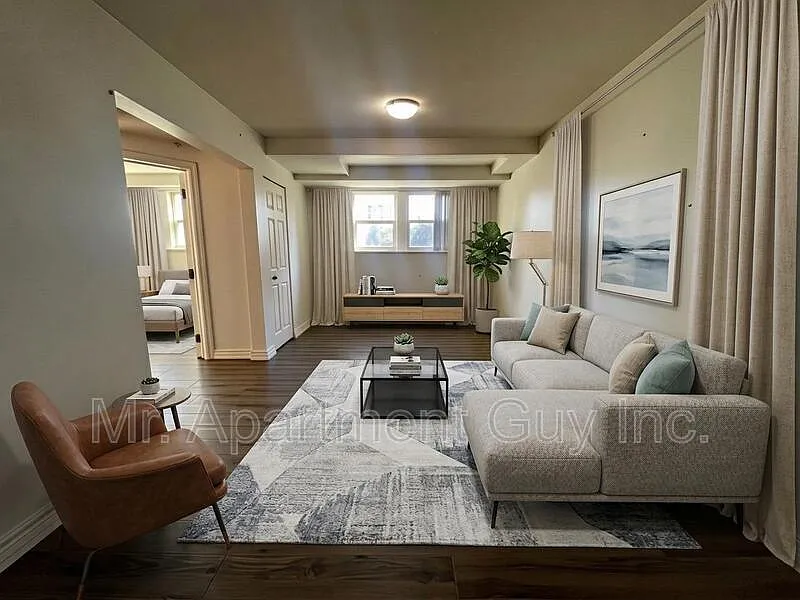 2 Balsam Ave S #2