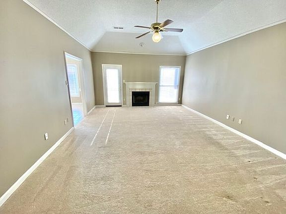 3rd image of 543 Shelley Renee Ln