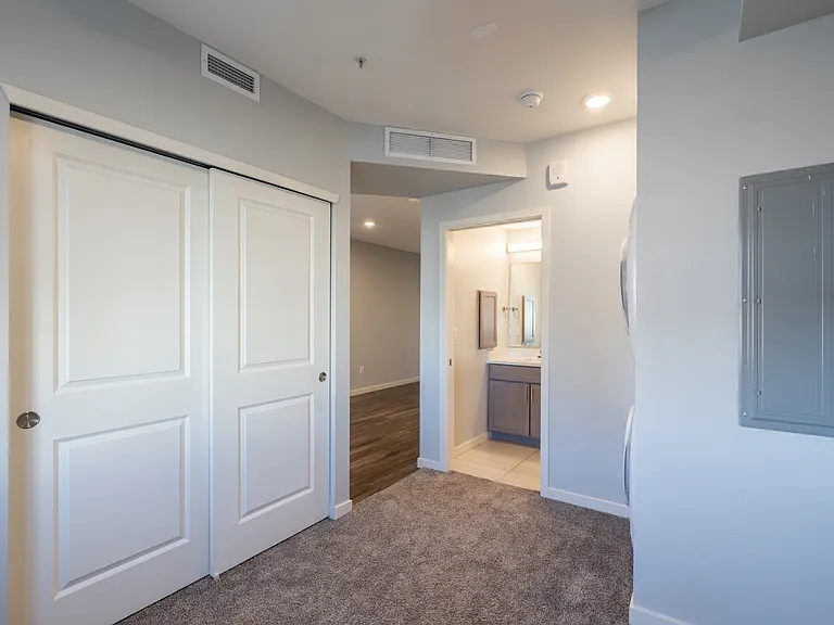 The Irving Apartments — Photo 28