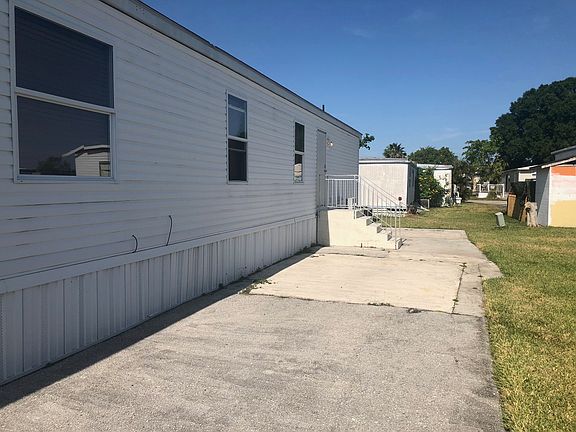 2nd image of 3030 SW 53rd Ave