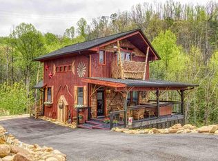 311 Beech Ridge Ln, Gatlinburg, TN 37738