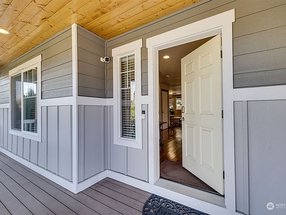 3rd image of 28515 75th Drive NW