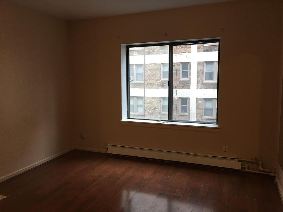 2nd image of 5135 S Kenwood Ave APT 306