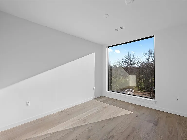 2209 S 1st St #321 — Photo 14