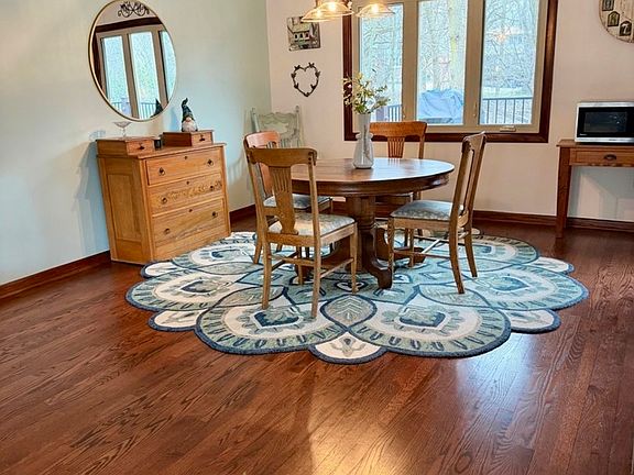 2nd image of 724 Ridge Rd