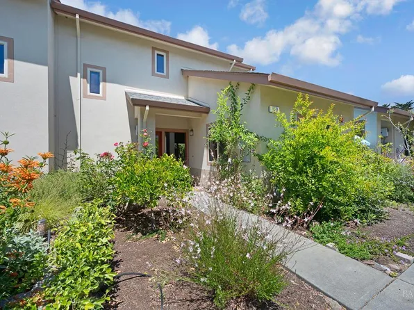 439 Sequoia Lane, Sebastopol, CA 95472