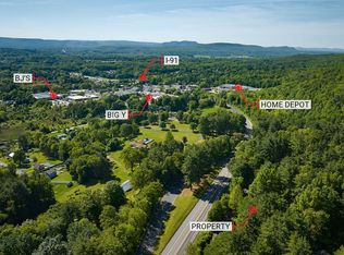 414 Mohawk Trl, Greenfield, MA 01301