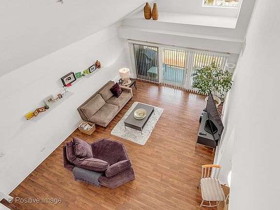 5th image of 1111 Burlington Ave Unit 413