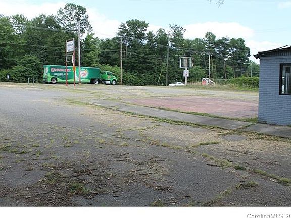 4th image of 2221 E Ozark Ave