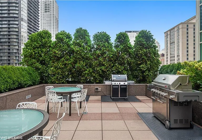 33 W Ontario St #37C — Photo 25