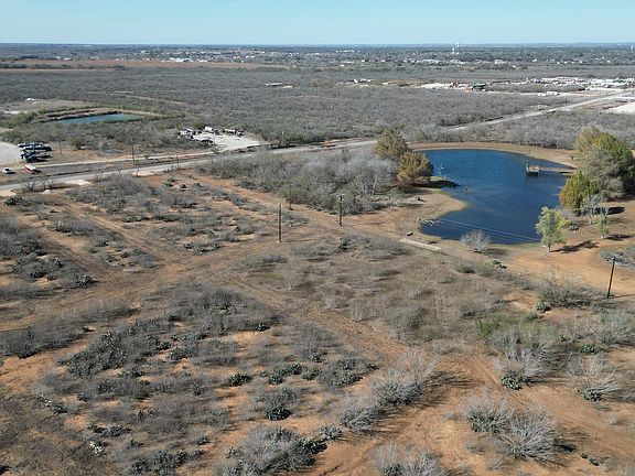 4th image of 1607 County Road 422
