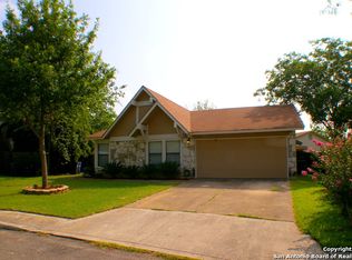 6835 Country Hl, San Antonio, TX 78240