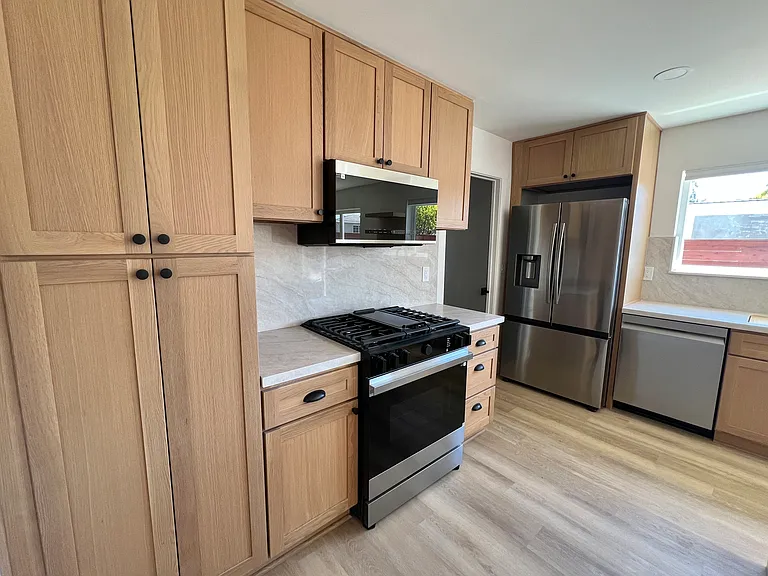 1327 Tanglewood Dr — Photo 11