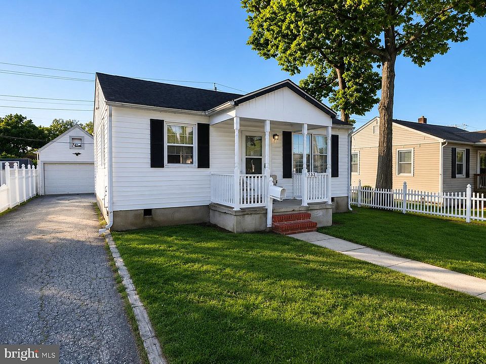 1st image of 1732 Langley Rd