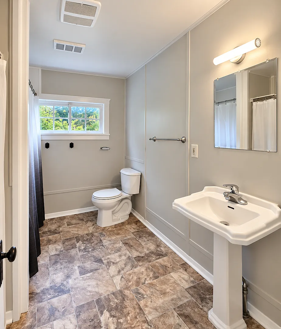 Cozy One Bedroom House For Rent In Port Hadlock — Photo 3
