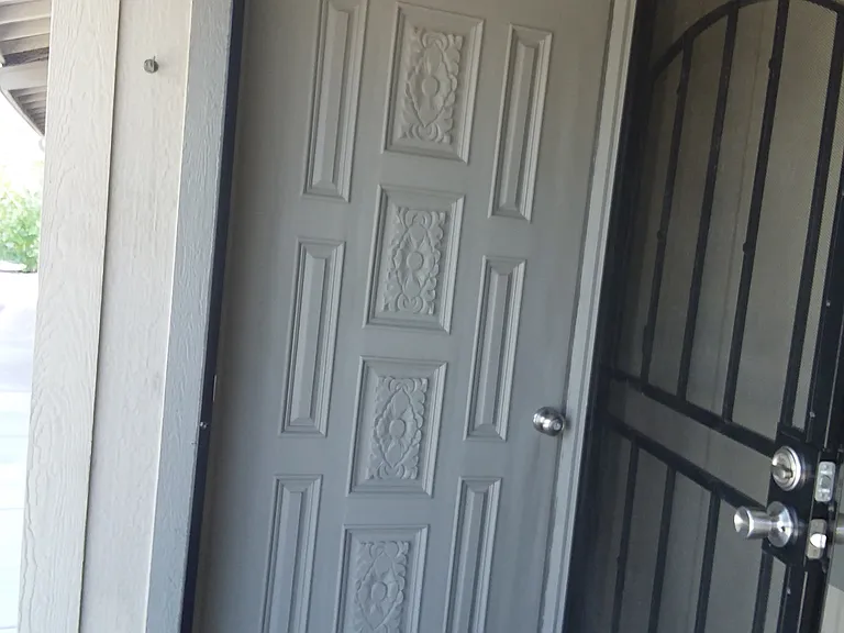 2829 N Superstition Ln #B — Photo 3