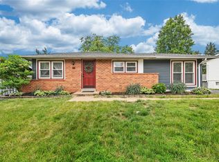 28 Pepper Tree Dr, Fenton, MO