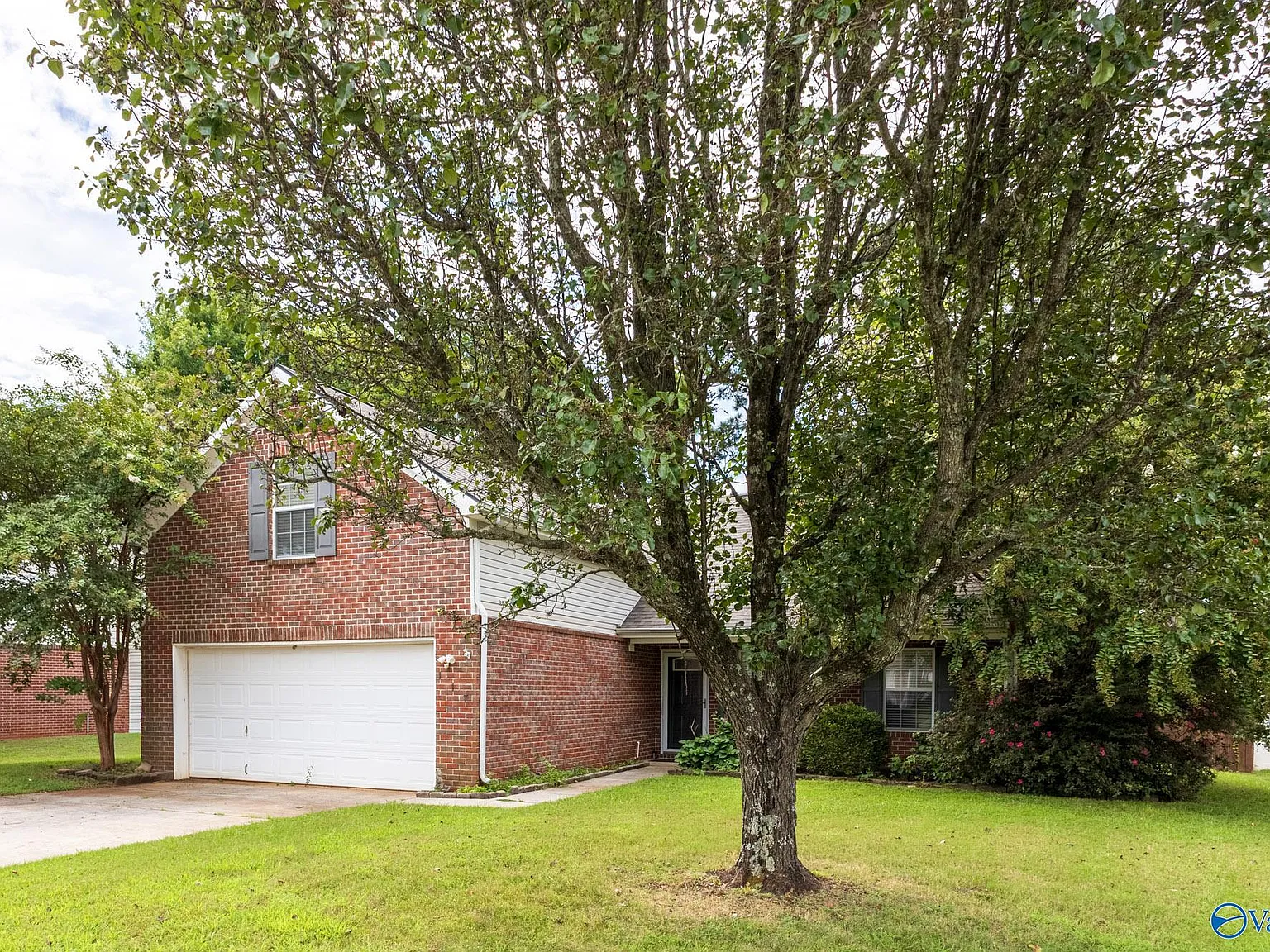 4 bed, 2.0 bath, 1730 sqft, $1,650 — Photo 2