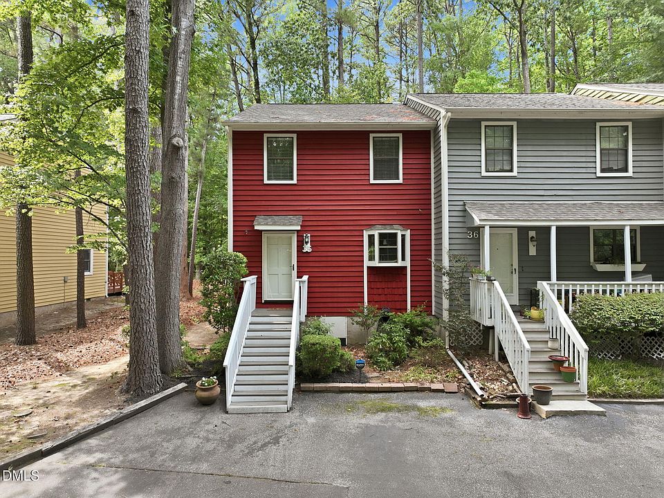 1st image of 35 Willow Bridge Dr