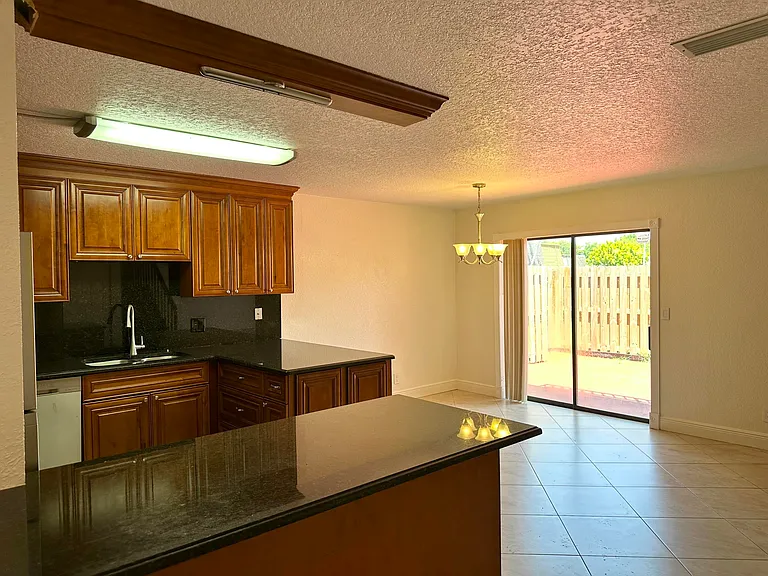 416 Arabian Rd — Photo 11