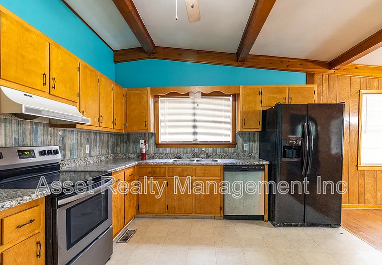 630 Colonial Dr — Photo 35