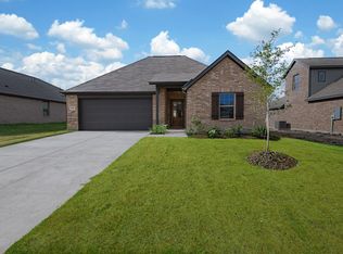 525 Brookview Dr, Van Alstyne, TX 75495