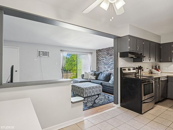 3rd image of 7318 Blackstone Ave APT 15
