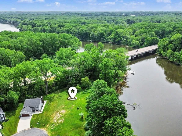 673 S Cygnet Lake Dr, Benton Harbor, MI 49022