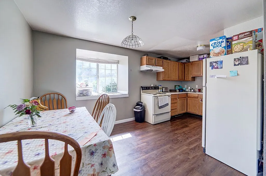 4 bed, 1408 sqft, $465 — Photo 3
