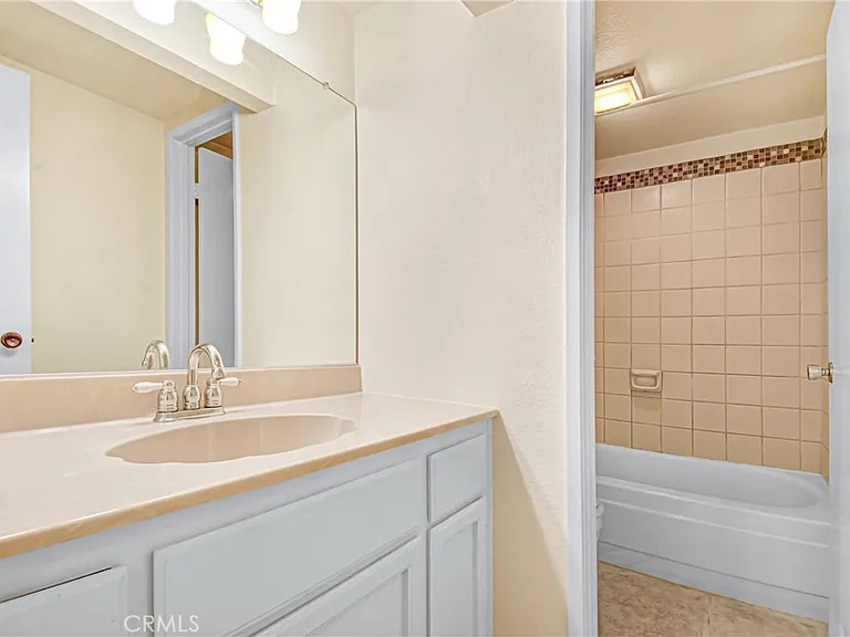 1560 Corte Caballo — Photo 10
