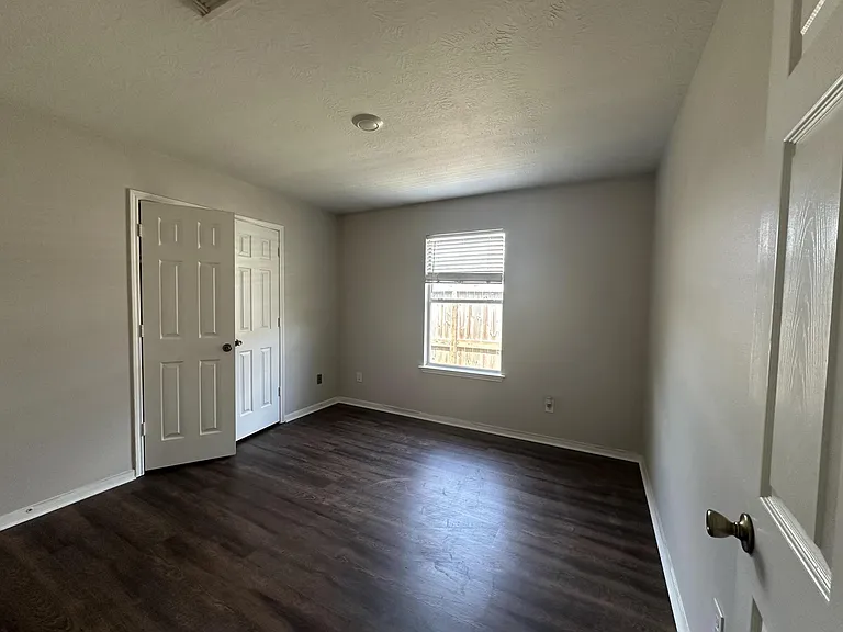 1034 Junction Ct — Photo 14