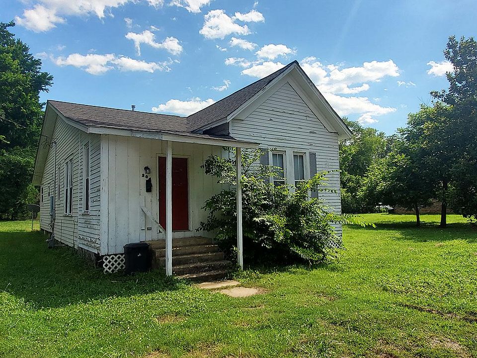 1st image of 304 Green Hill Dr