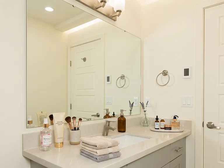2237 Apartments - Located in the Heart of Ballard — Photo 46